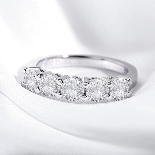Mumories™ Eternal Radiance – White Gold Moissanite Ring